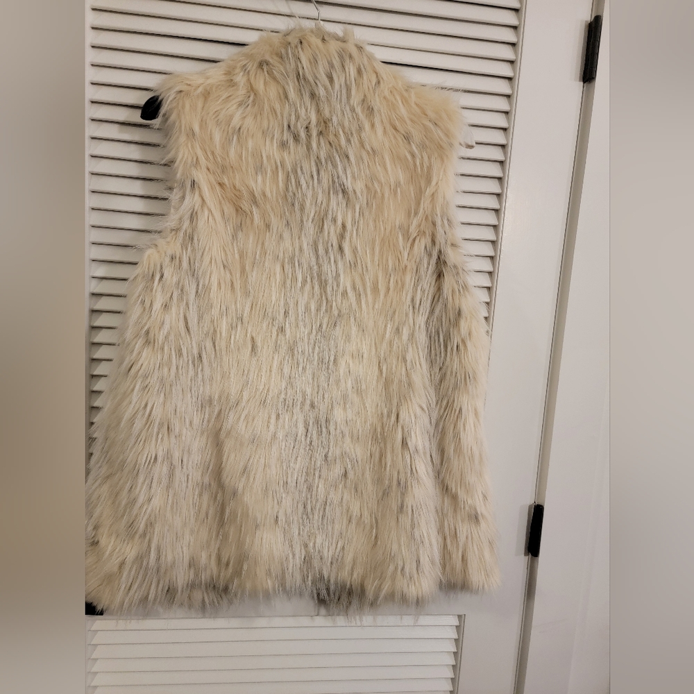 Rachel Zoe Faux Fur Vest - Picture 2 of 3